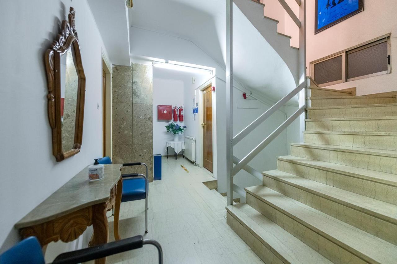 Roy Hotel Атина Екстериор снимка